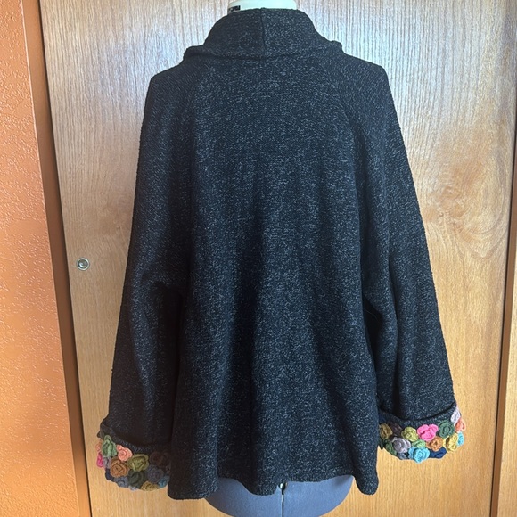 Lele Hand Knit Linen Blend Cardigan - Picture 4 of 9